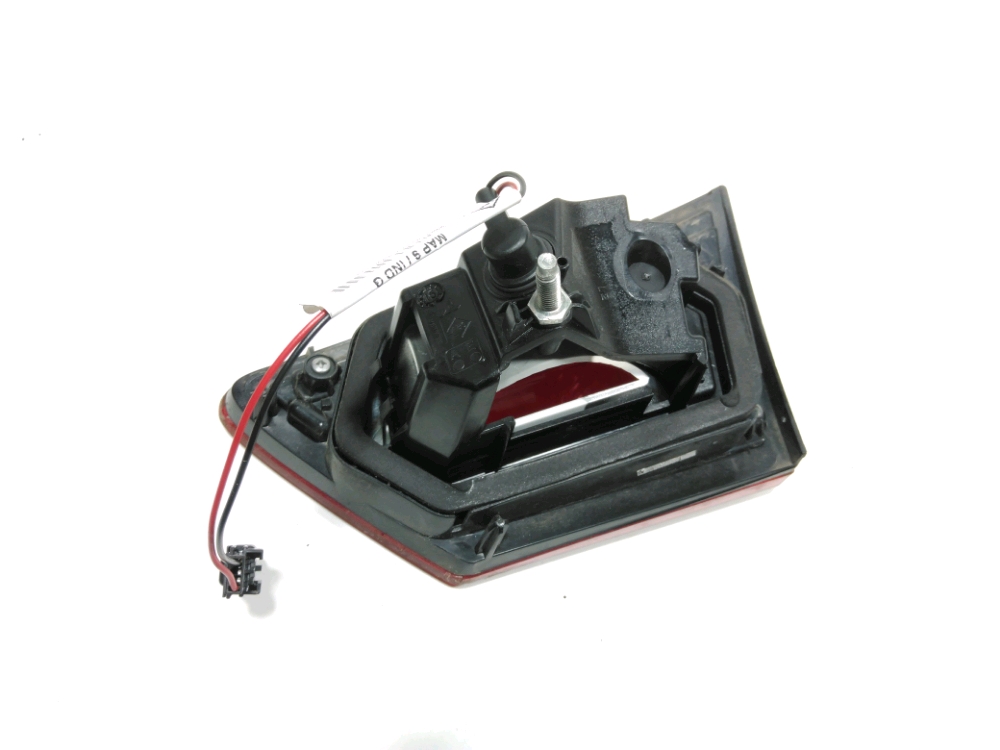 Feu arrière intérieur gauche