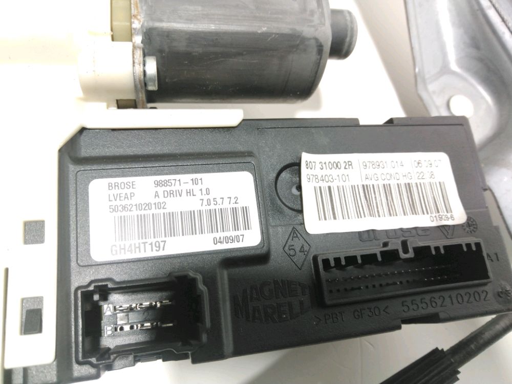 Lève-vitre électrique avant gauche