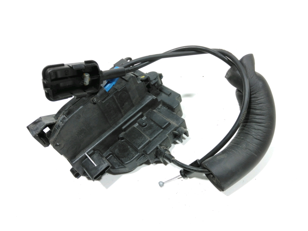 Serrure de porte avant droite