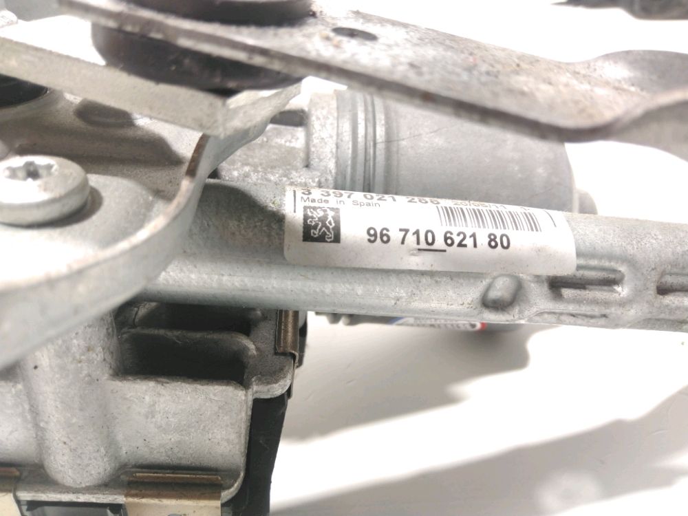Mécanisme + moteur d'essuie glace avant