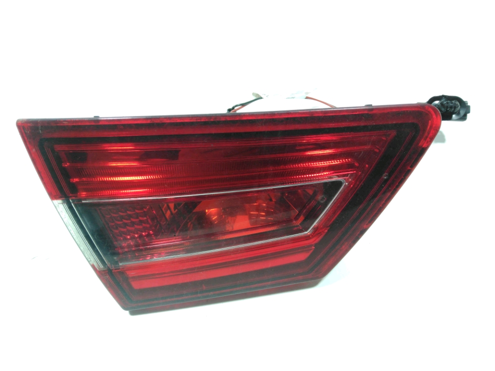 Feu arrière intérieur gauche