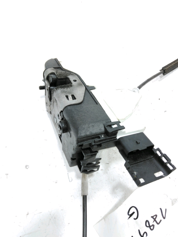 Serrure de porte avant gauche