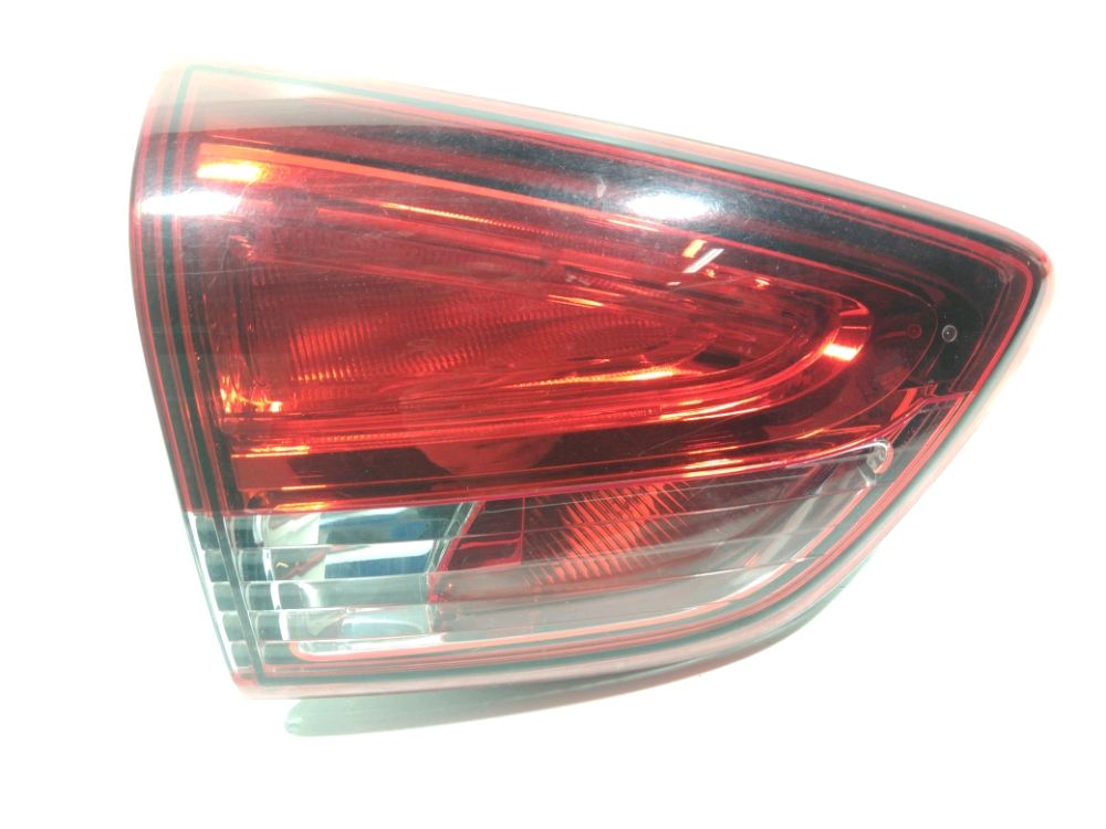 Feu arrière intérieur gauche