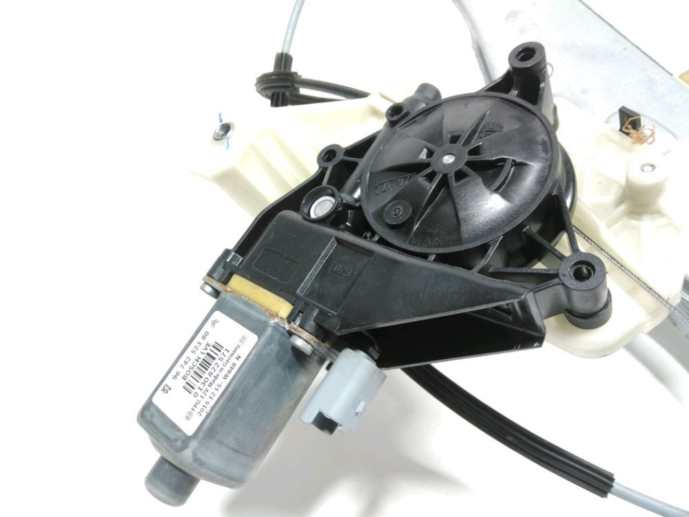 Lève-vitre électrique avant gauche