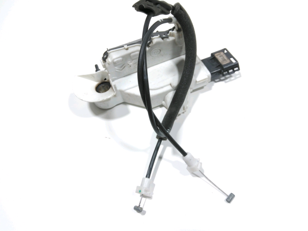 Serrure de porte avant gauche