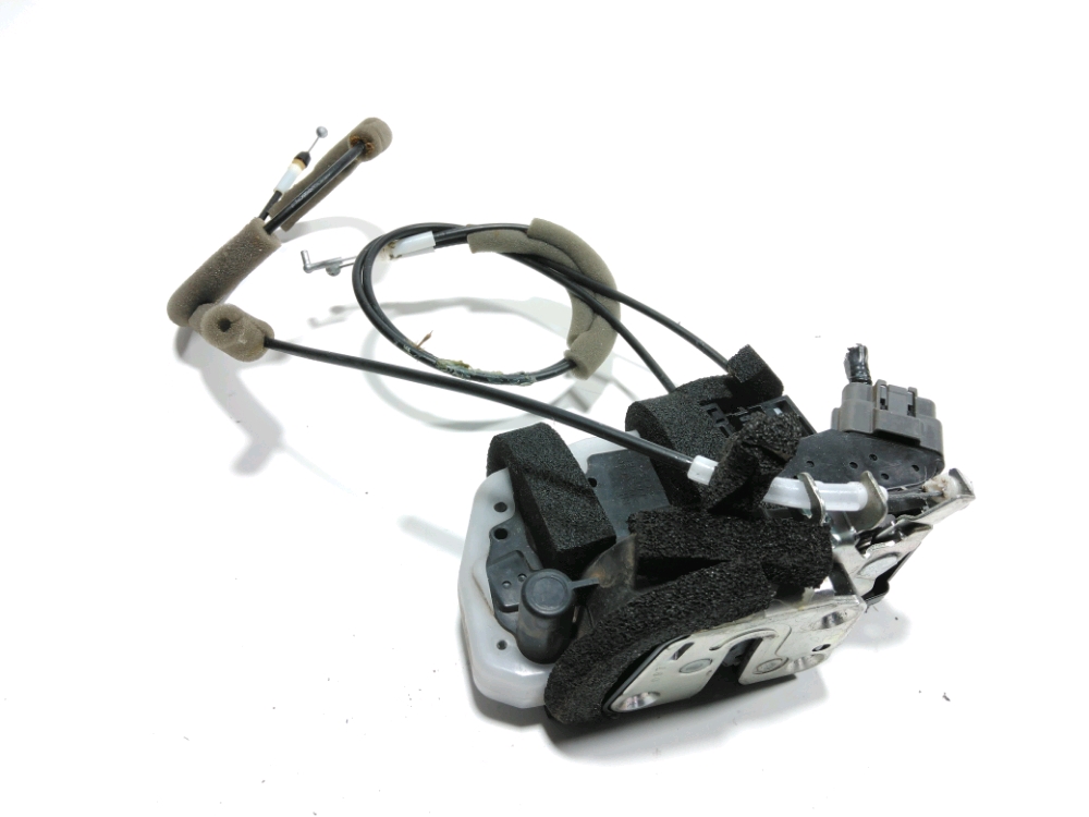 Serrure de porte avant droite