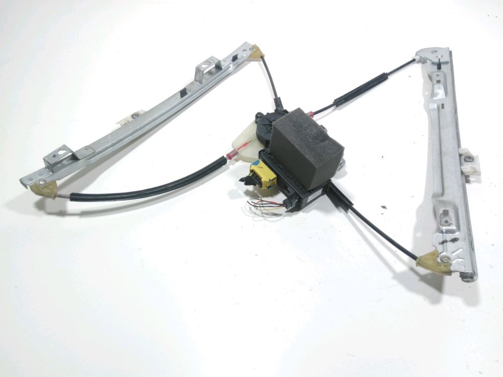 Lève-vitre électrique avant droit