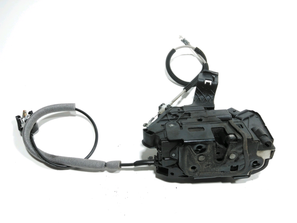 Serrure de porte avant droite