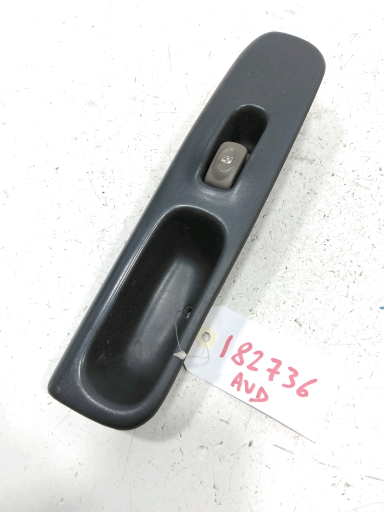 Commande lève-vitre avant droit