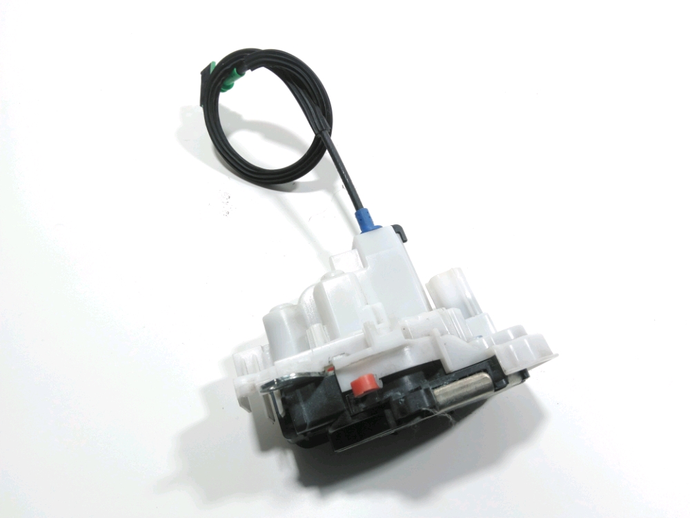 Serrure de porte avant gauche