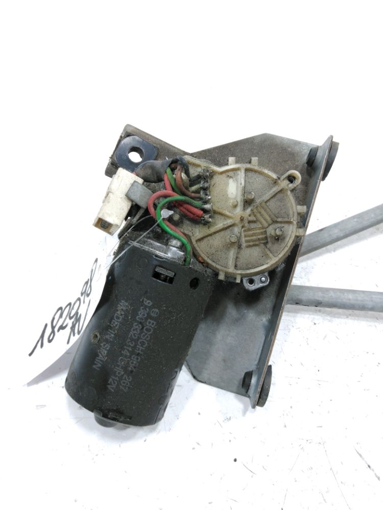 Mécanisme + moteur d'essuie glace avant