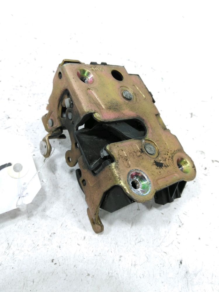 Serrure de porte avant droite