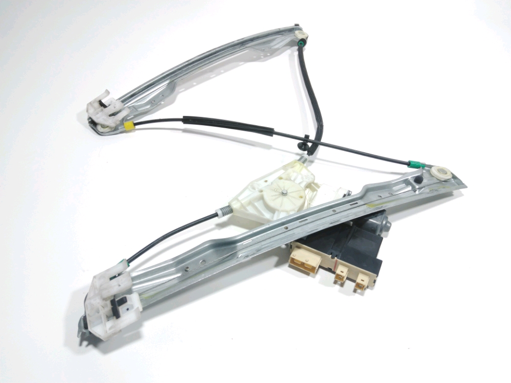 Lève-vitre électrique avant droit