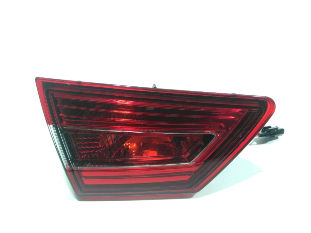 Feu arrière intérieur gauche