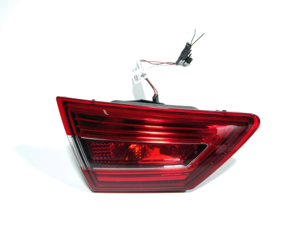 Feu arrière intérieur gauche