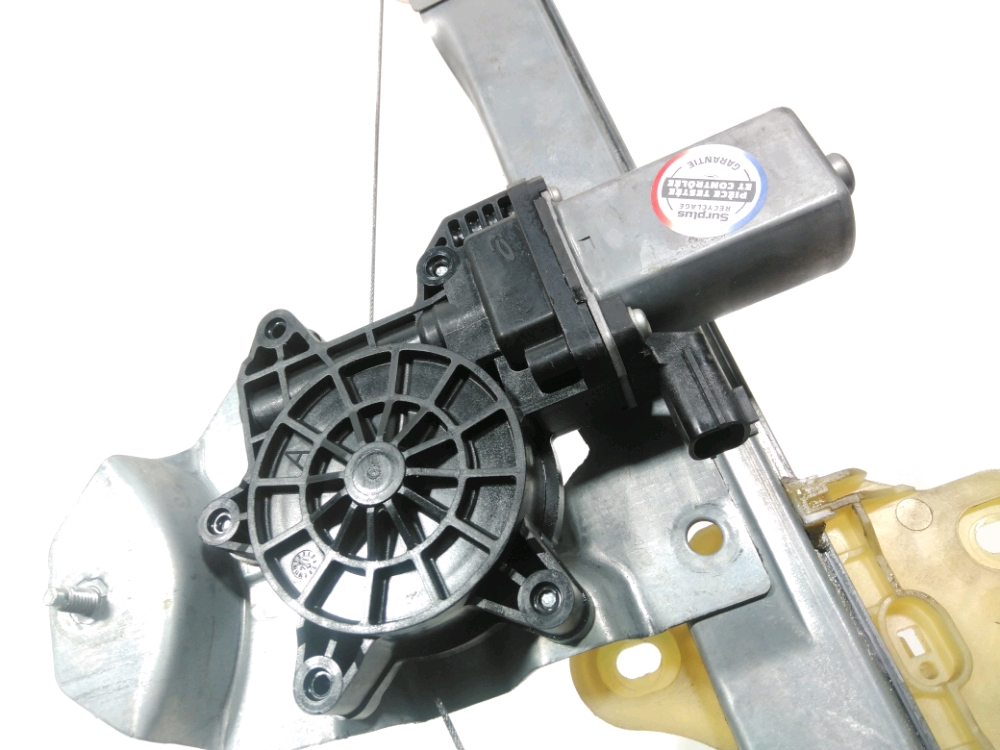 Lève-vitre électrique avant droit