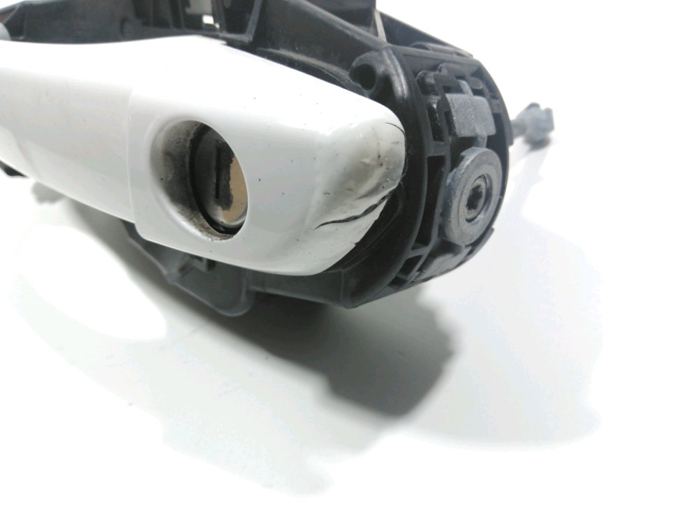 Poignée extérieure avant gauche