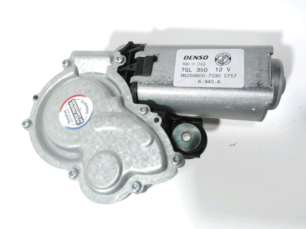 Moteur d'essuie glace arrière