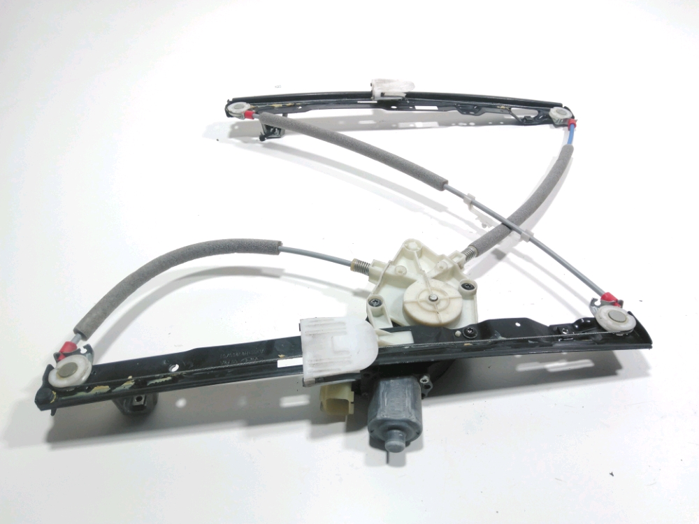 Lève-vitre électrique avant droit