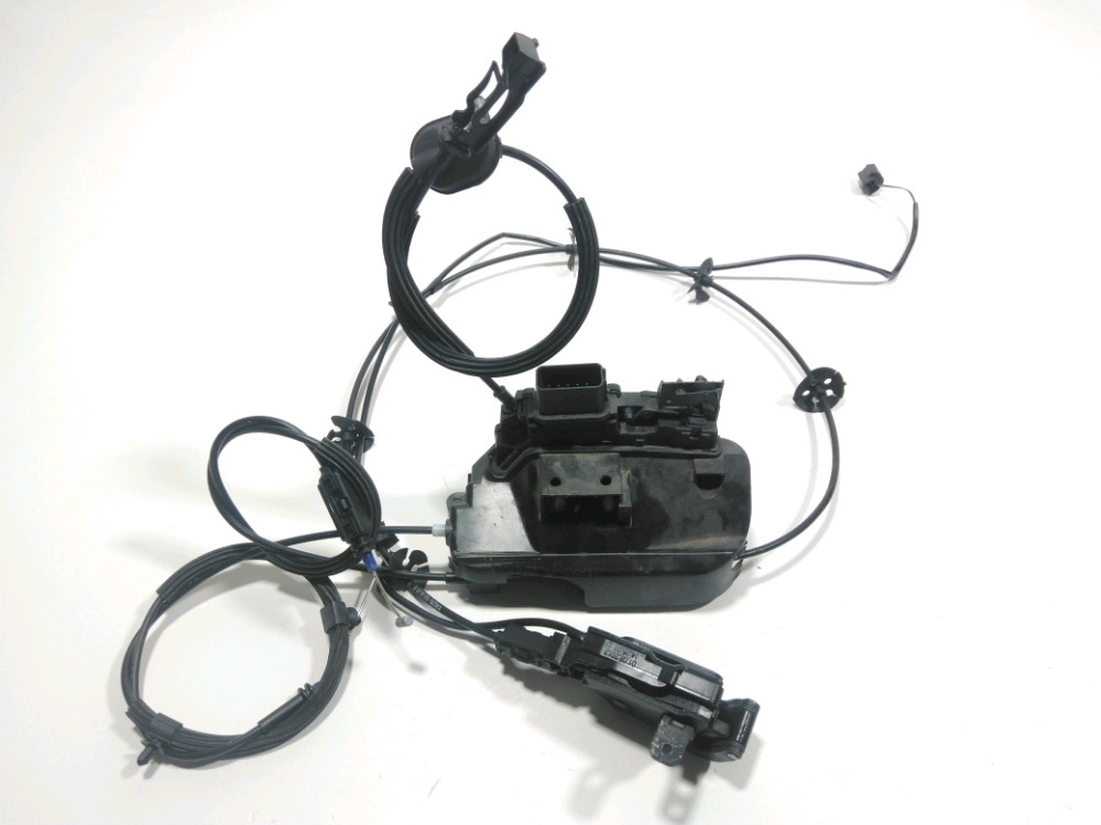 Serrure de porte avant gauche