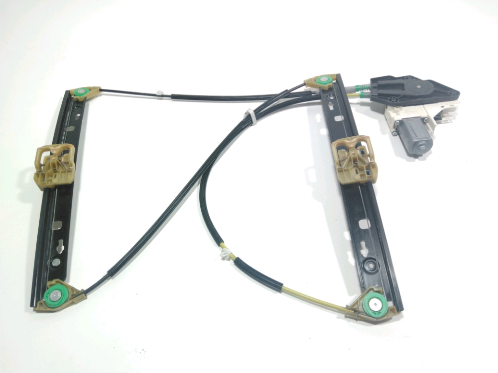 Lève-vitre électrique avant droit