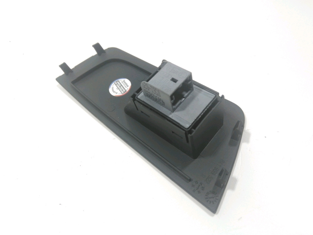 Commande lève-vitre avant droit