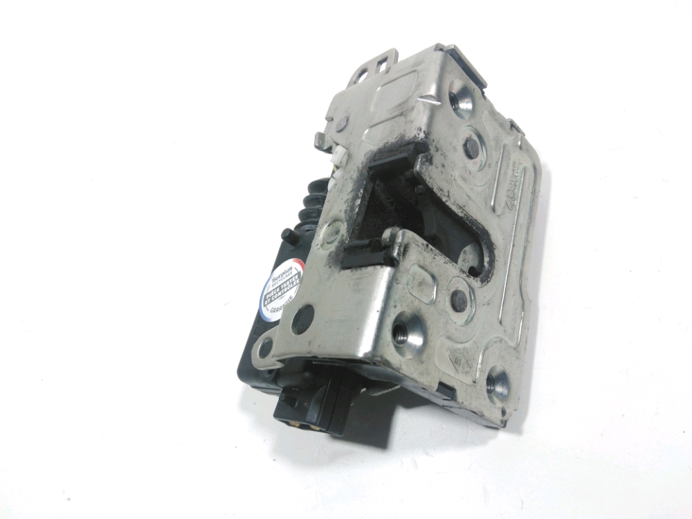 Serrure de porte avant droite