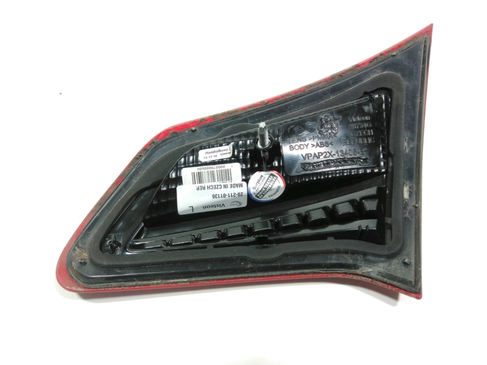 Feu arrière intérieur gauche