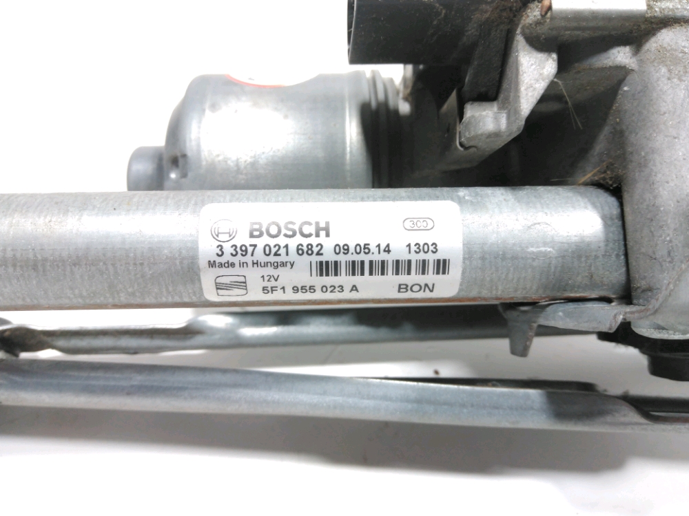 Mécanisme + moteur d'essuie glace avant