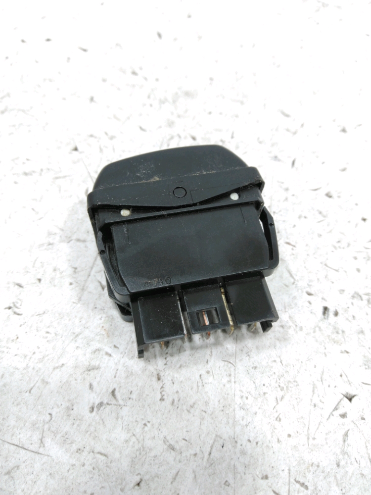 Commande lève-vitre avant droit