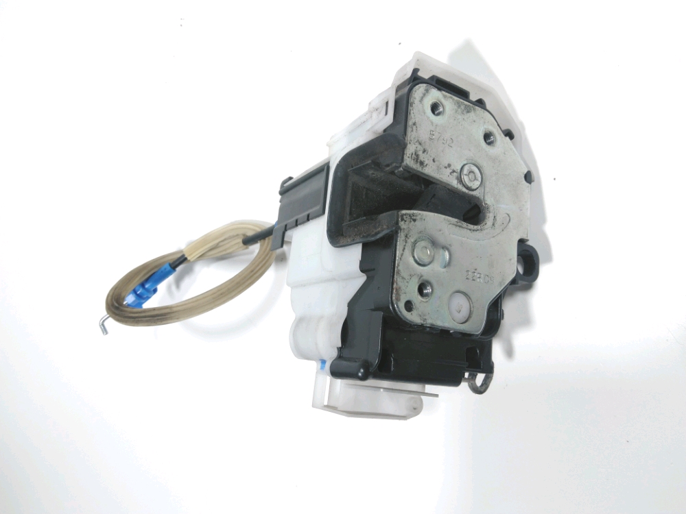 Serrure de porte avant droite