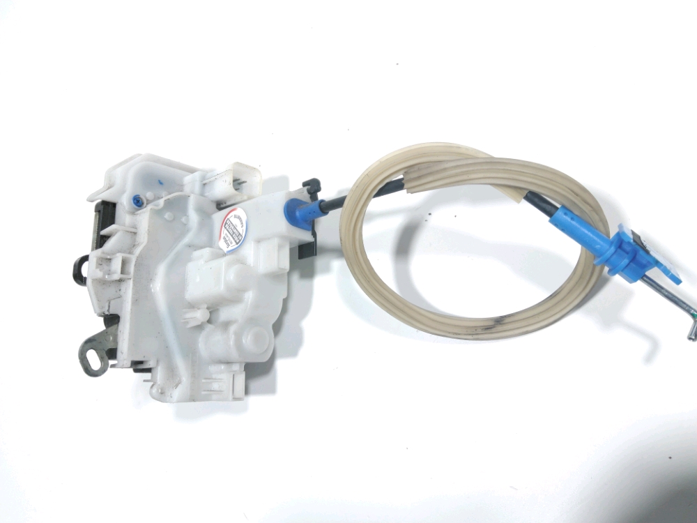 Serrure de porte avant droite