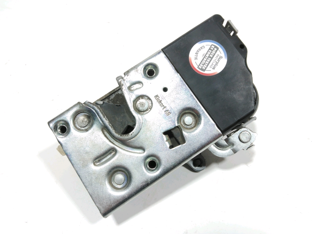 Serrure de porte avant droite