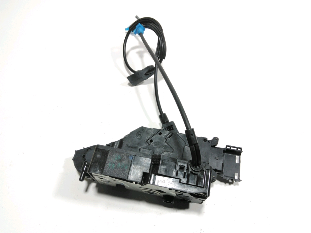 Serrure de porte avant droite