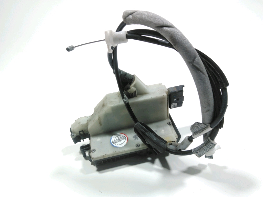 Serrure de porte avant droite