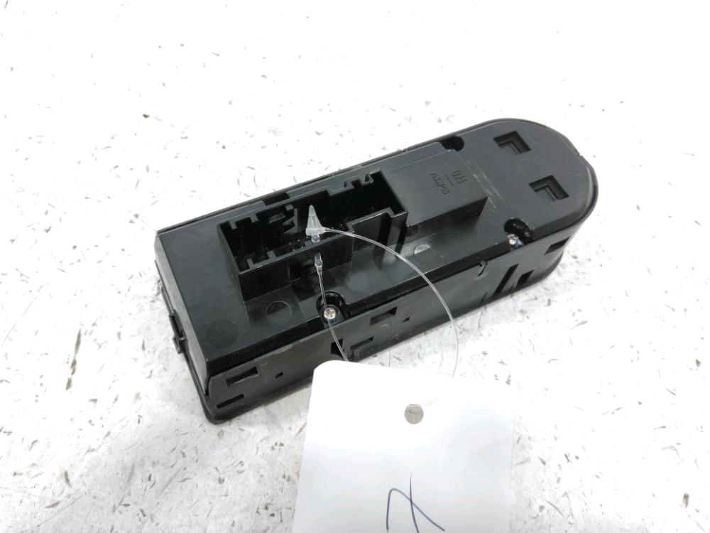 Commande lève-vitre avant gauche