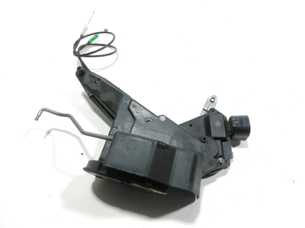 Serrure de porte avant droite