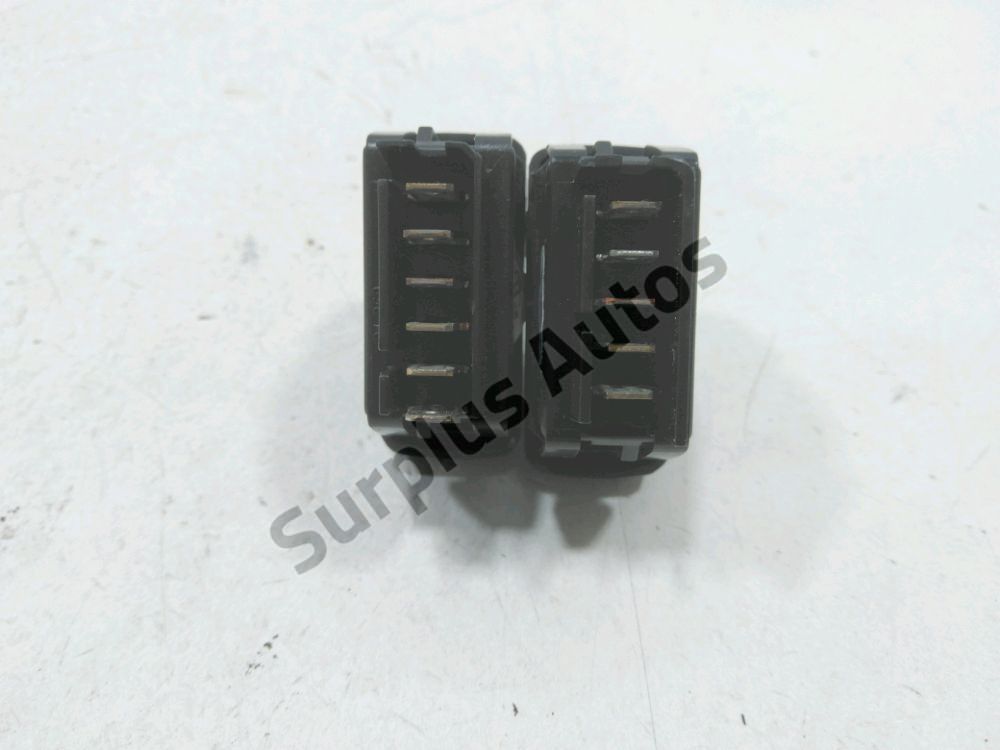 Commande lève-vitre avant gauche