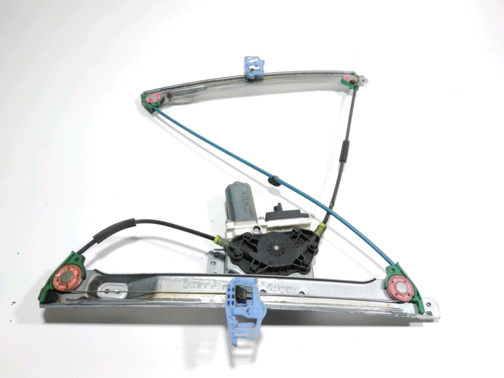 Lève-vitre électrique avant droit