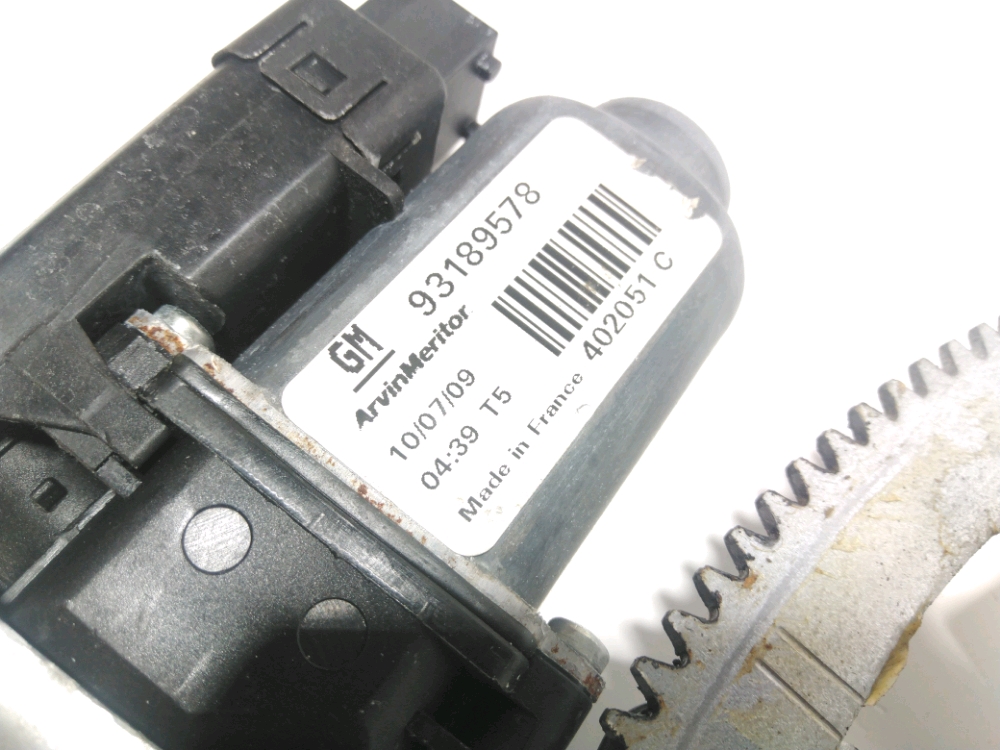 Lève-vitre électrique avant droit