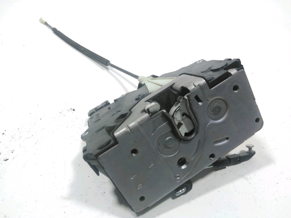 Serrure de porte avant gauche