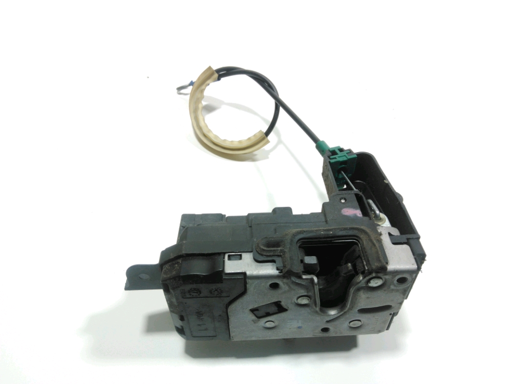 Serrure de porte avant gauche