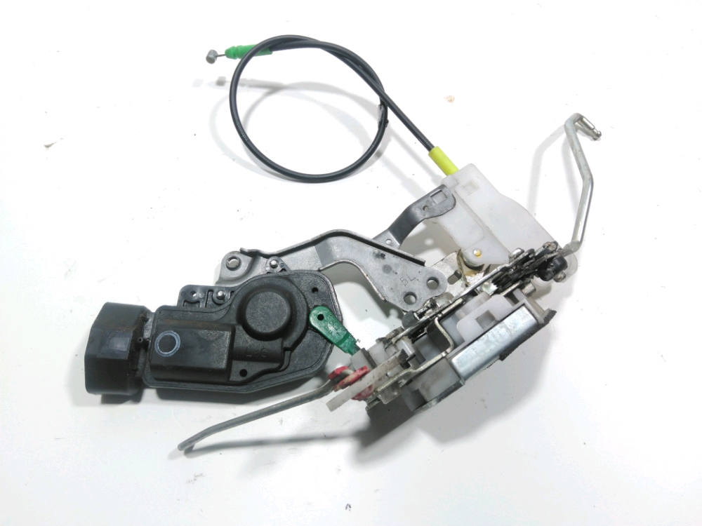 Serrure de porte avant gauche