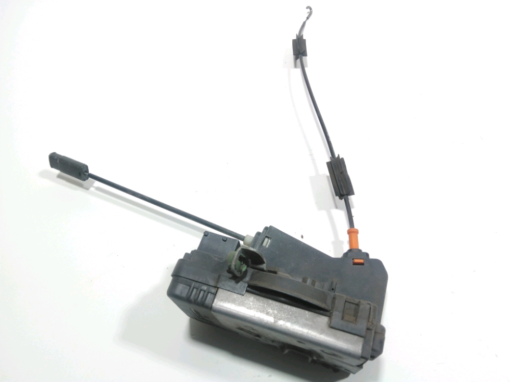 Serrure de porte avant droite