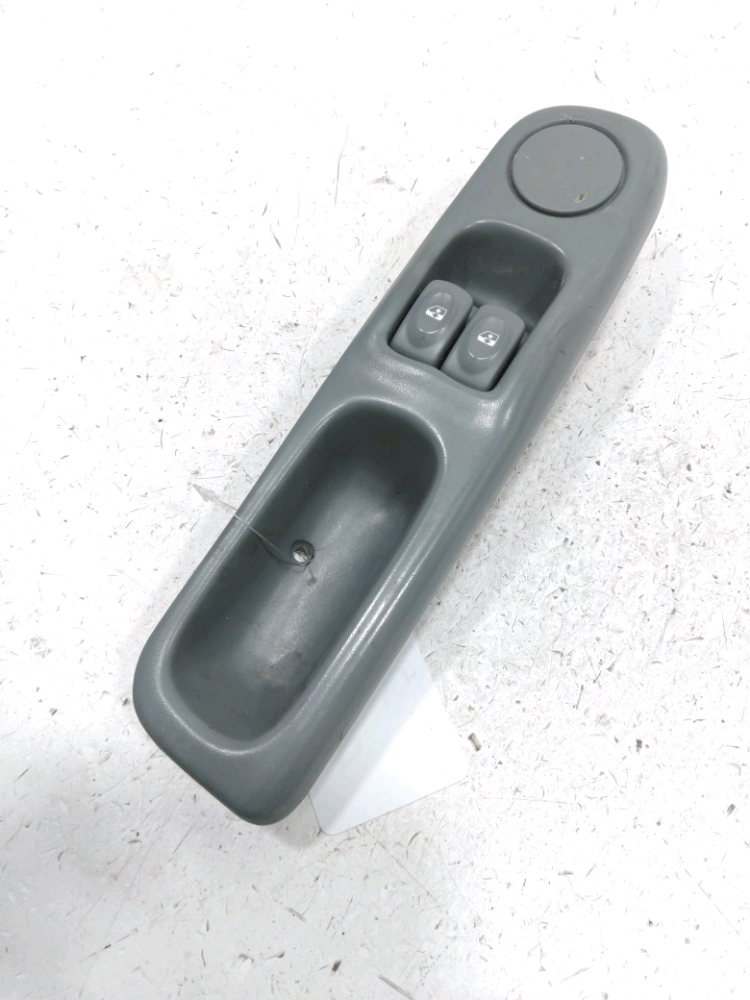 Commande leve-vitre avant gauche