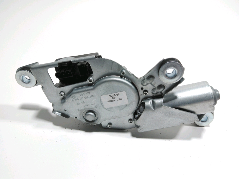 Moteur d'essuie glace arrière
