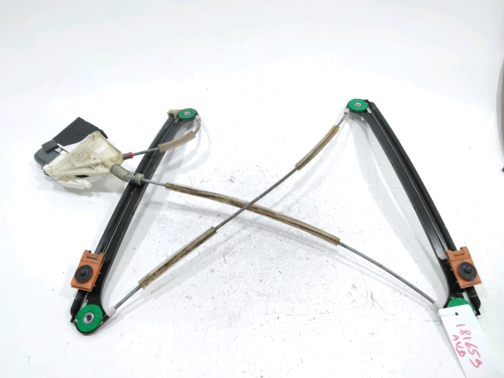 Lève-vitre électrique avant droit