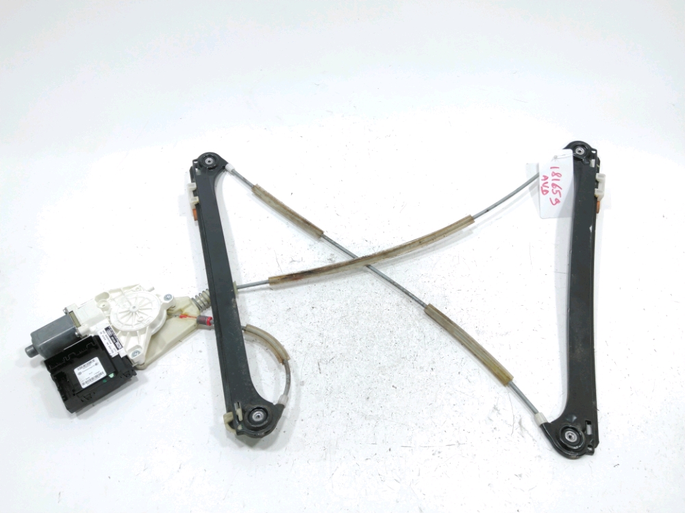 Lève-vitre électrique avant droit