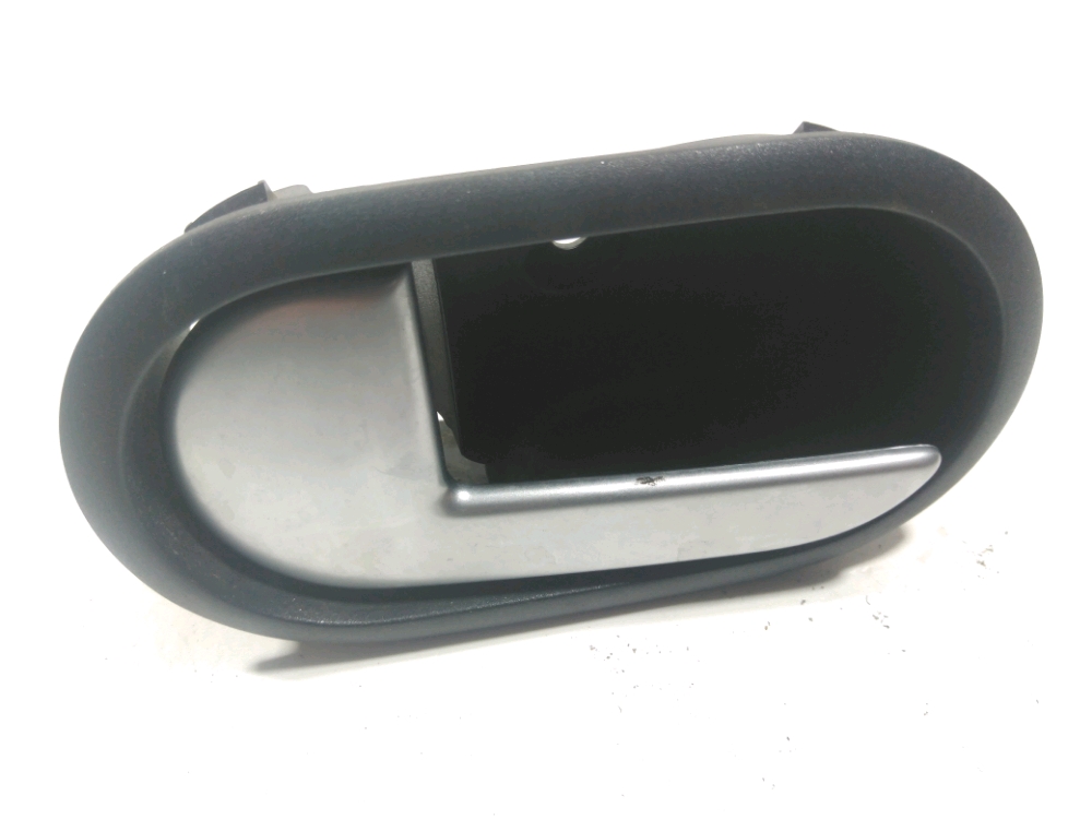 Poignée intérieure porte avant gauche