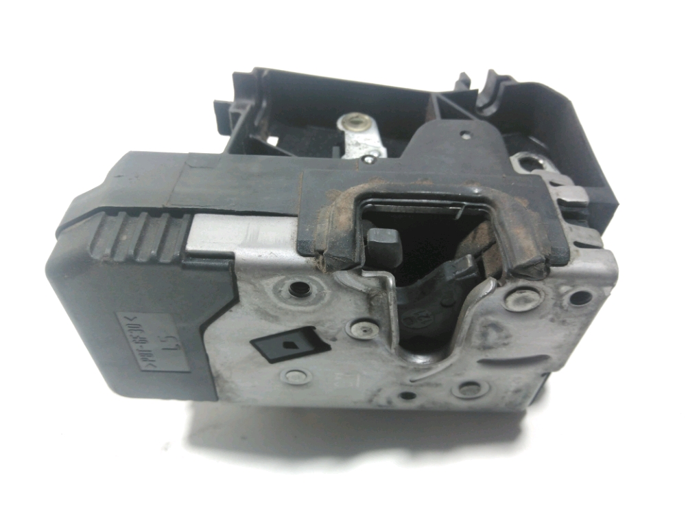 Serrure de porte avant gauche